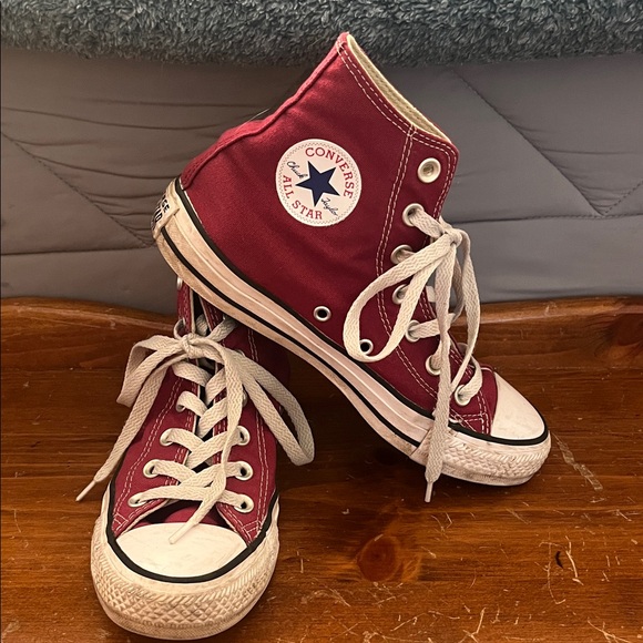 Converse Women’s High-Top Sneakers - Burgundy; Size 6 - Picture 1 of 5